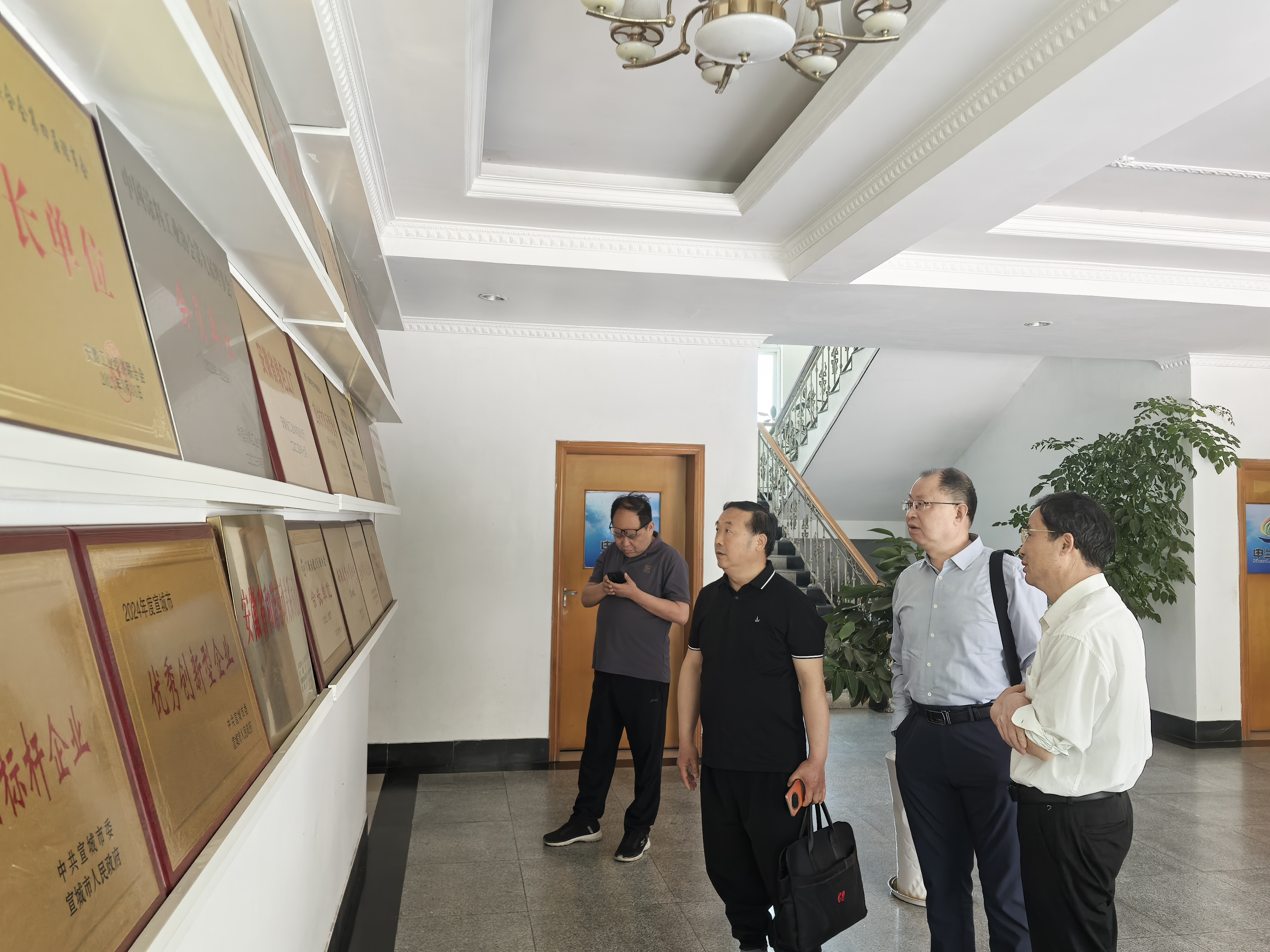 20250429李玉發(fā)一行來訪 (5).jpg